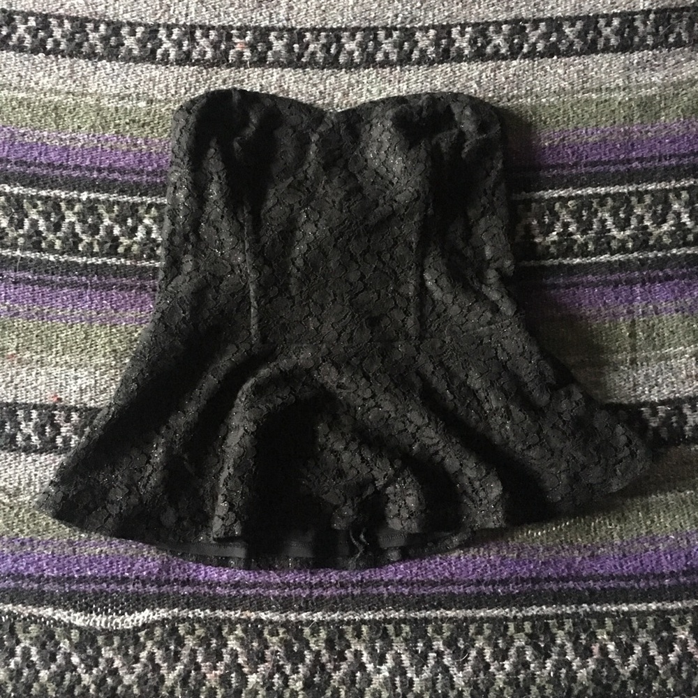 Express strapless top